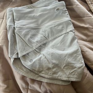 Lulu speed up shorts 2.5” inseam